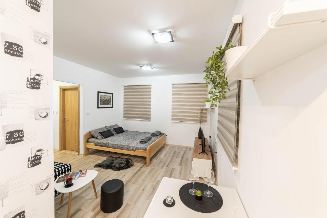 Apartman Iva Apartment Вършац Екстериор снимка